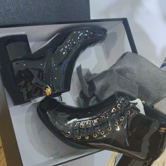 Chanel short booties - Picture 2 of 5